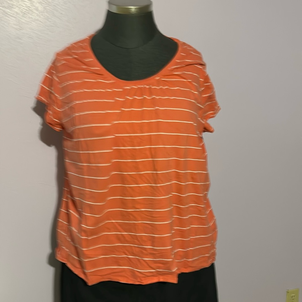 Mossimo tee shirt